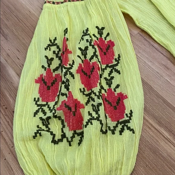 ❤️ HOST PICK ❤️ FREE PEOPLE embroidered cotton gauze peasant top with tassels M - Picture 8 of 14